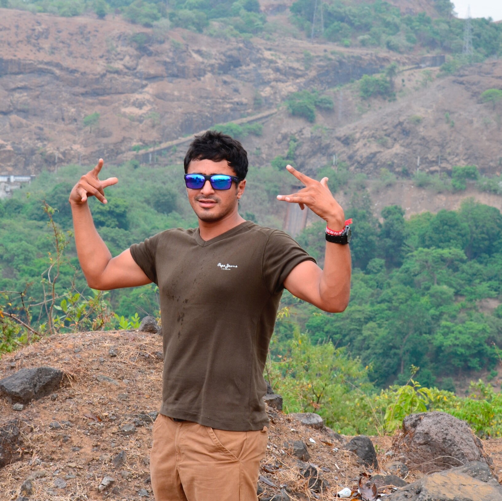 Luv Cricket , Bollywood and Tavelling