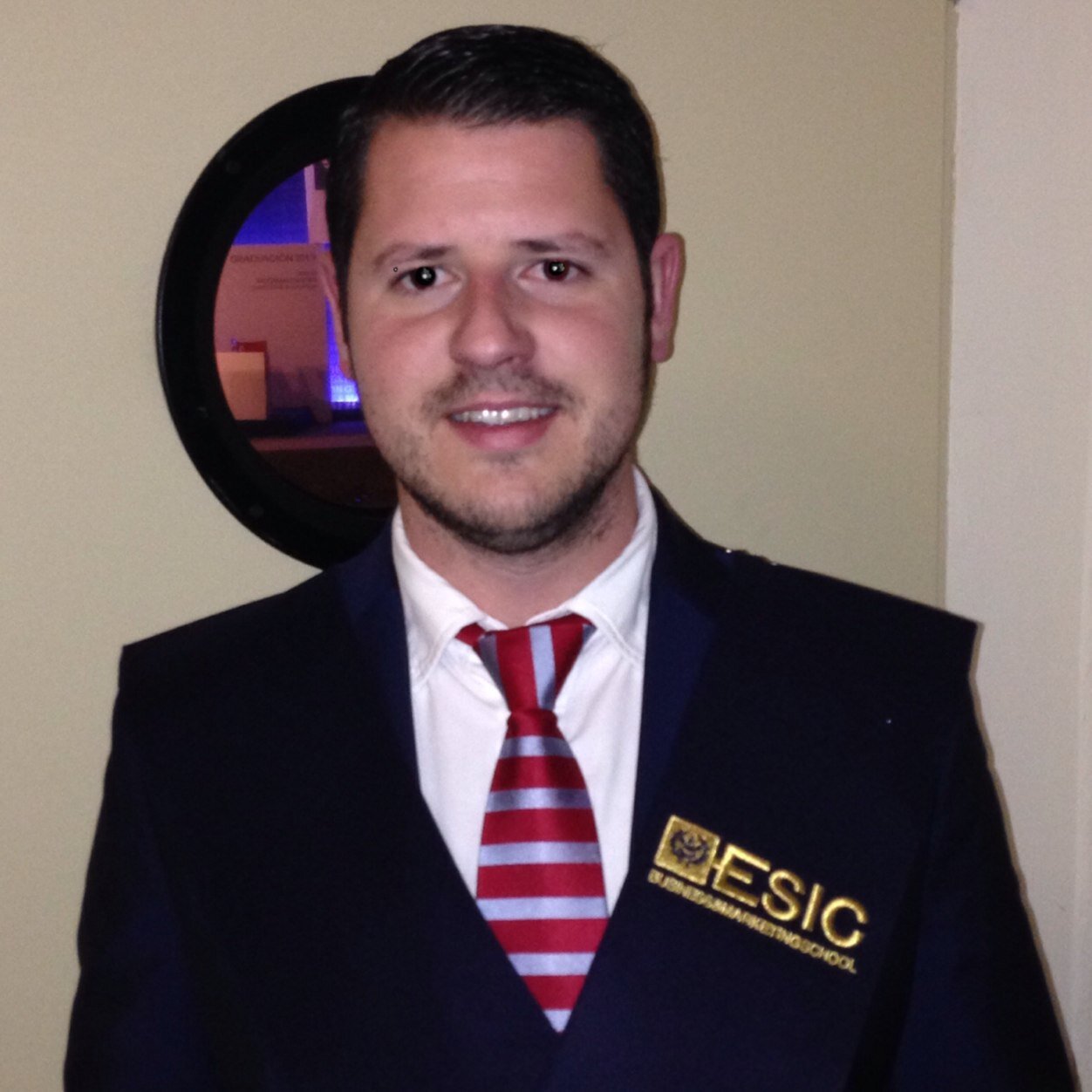 9Trenas's profile picture. Finanzas. Docente en SAFA ECIJA. Cash MaxiGenil. Doctor Sentenciado. Andaluz.