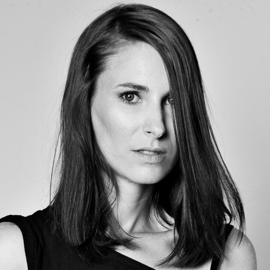 Executive Editor at ELLE Slovenia //
Techno DJ
