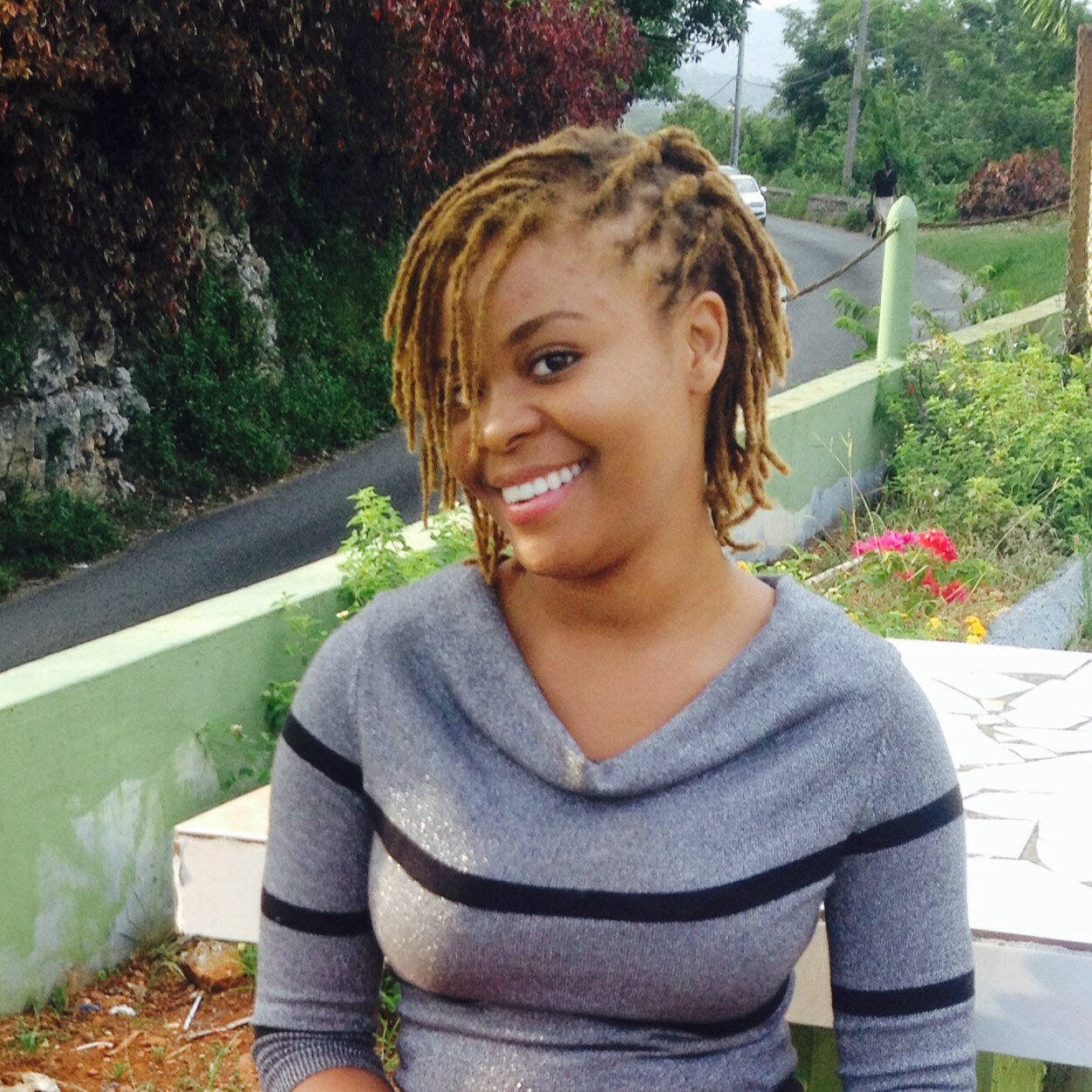 phel's profile picture. Thinking with the heart, acting on intuition.