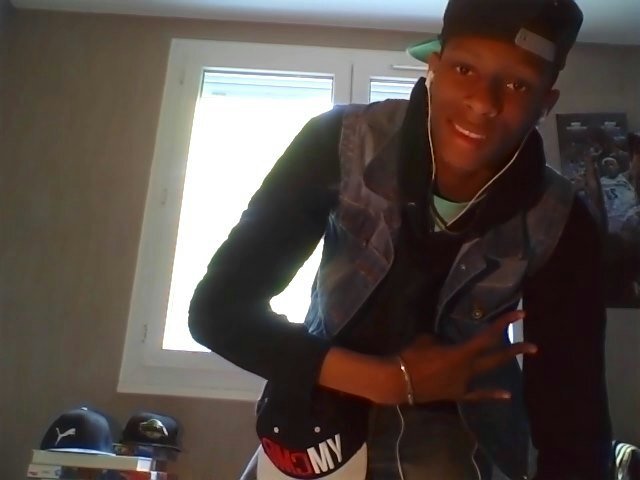 Si vous ajouter mon snap présentez vous :-)