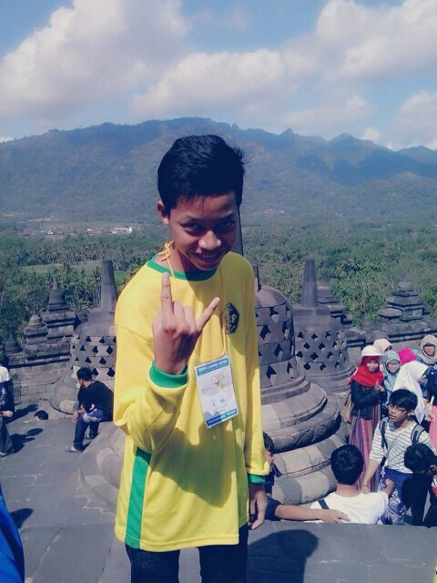 I'm just a boy who wanna enjoy my life with all gifts from Allah :) | http://t.co/BSaH4xKz7x | http://t.co/QeLO7hqr0Y | http://t.co/kjzJMiN1Et