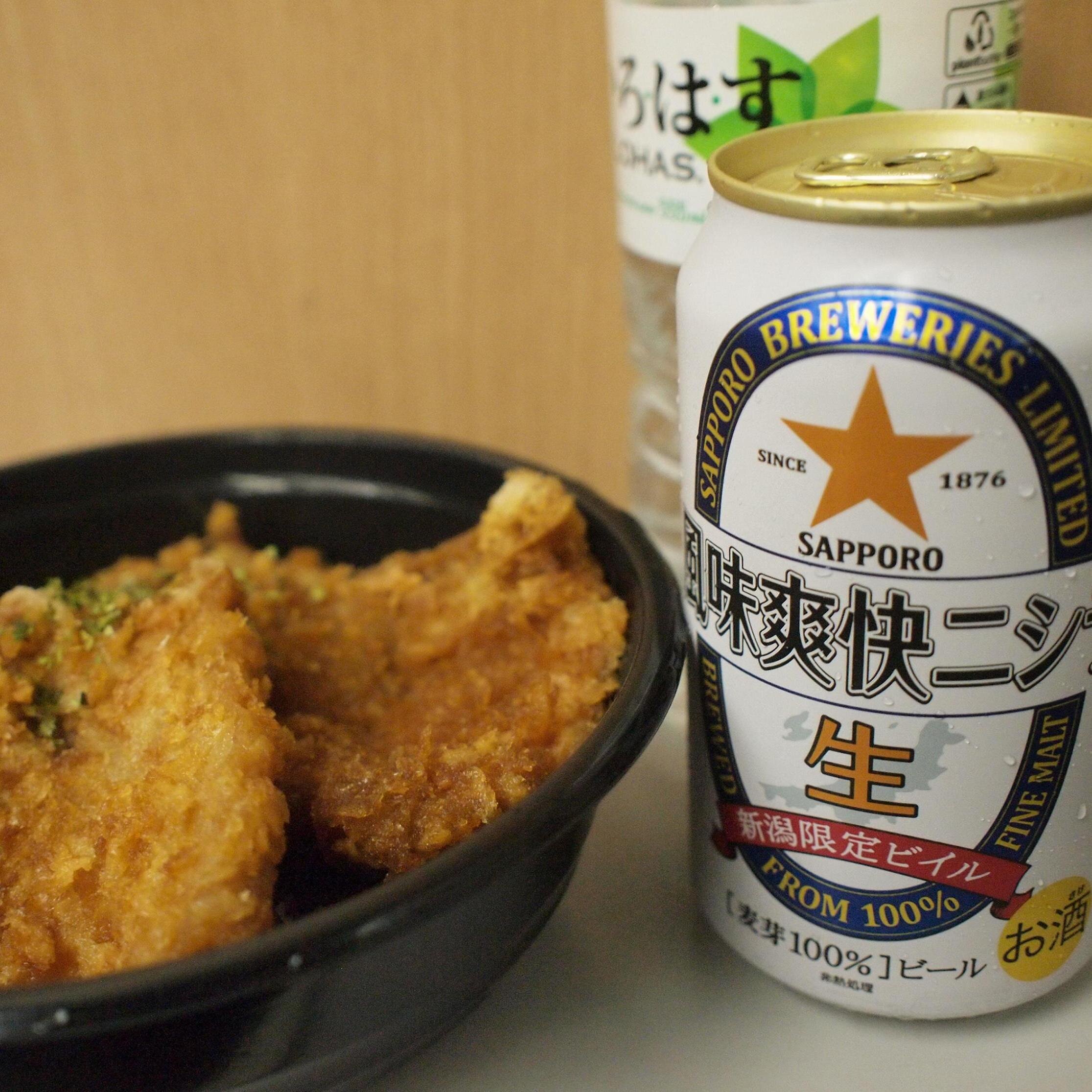 「単なる酒飲み」からの脱却をめざして2011年にワインエキスパートを取得。新潟清酒達人検定では、2013年に「銅の達人」、2014年に「銀の達人」、そして2016年に「金の達人」を取得。 2017年はSAKE DIPLOMAを取得。さて次なる目標は…？