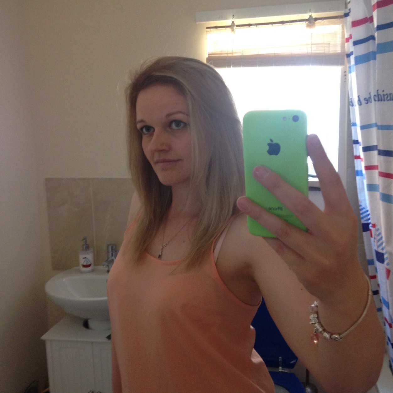 cazzieanne85's profile picture. life is not worth living if u dont live it to the full. If u dont follow ur dreams then ur dreams will never come true  3