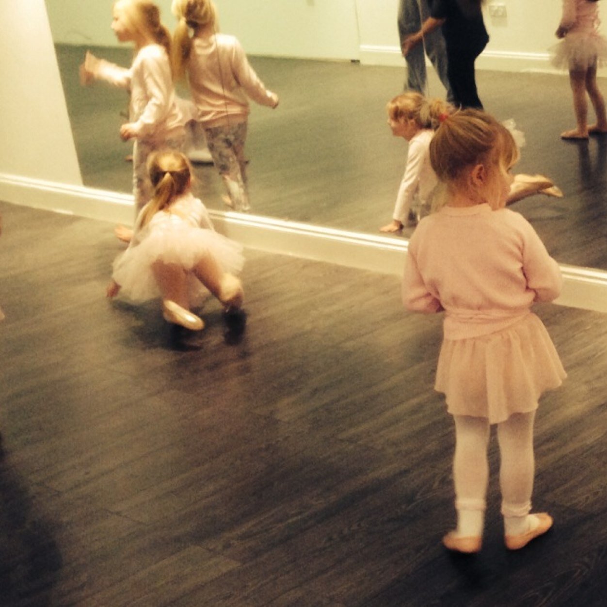 Swagga Dance Academy AFFORDABLE FOR ALL! Ballet, Tap, Freestyle, Street Dance, Contemporary, Zumba, Booiaka, INSANITY & Fitness classes. ONLY £2.50/£3 a class