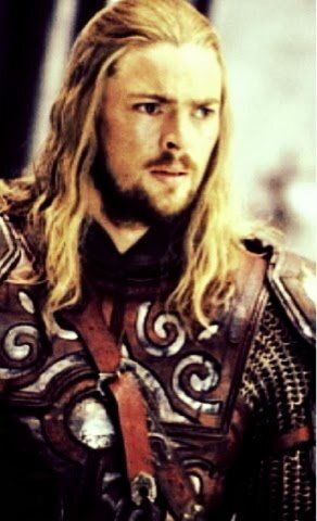 Actual Rey de Rohan. Hermano de Éowyn, casado con Lothíriel y padre de Elfwine. Te degollaría con facilidad, si para hacerlo no tuviera que agacharme.