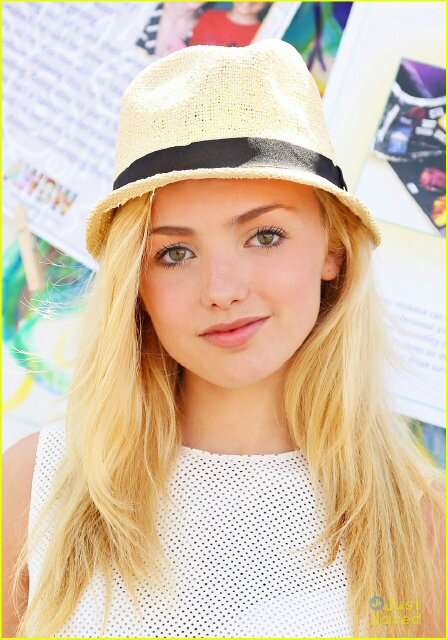 My name is Valerie.A Girl That Love @spencerlist & @PeytonList.Peyton list Followed me 29-8-13,9:00 AM!Spencer Followed Me 21-9-13,10:13 AM!!Spencer tweeted 6x