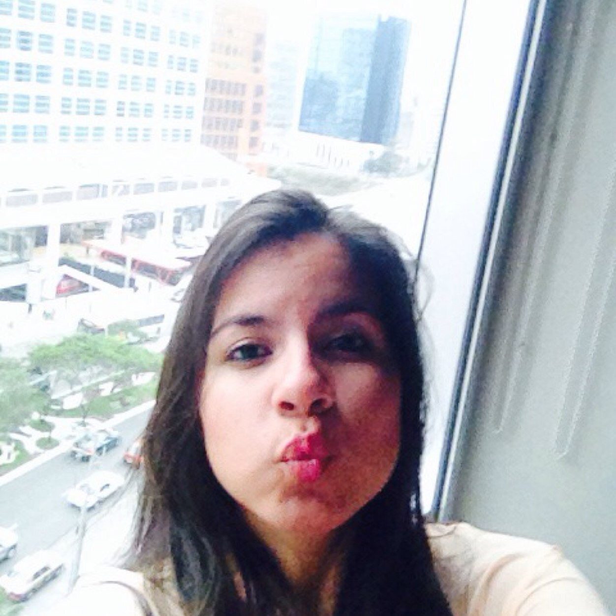 Tengo que estudiar para un examen 
(No importa que día ni que hora leas esto).
I   L  A  T  E 
 If I wake and you're here still, give me a kiss.