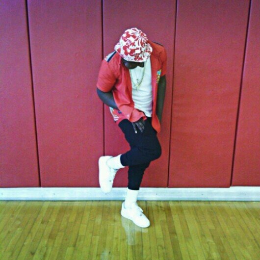 I don't chase dha hype I chase dha dream.....yhuu can catch mehh taking flight Lyk NASA football is life #63 schs home of the tigers