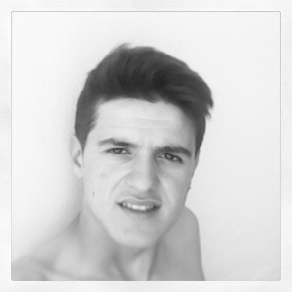 fontanes:) adicto a las motos al futbol y a la fiesta como forma de vida  estar enamorado de la persona correcta y el momento correcto SRL