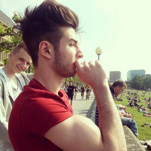 CoDMLGnV's profile picture. Call of Duty Competitiv Gamer | 1 Year Competetiv Player | I Search A Good Comp. Team | GT: C IH R o N ii X | ARslayer#