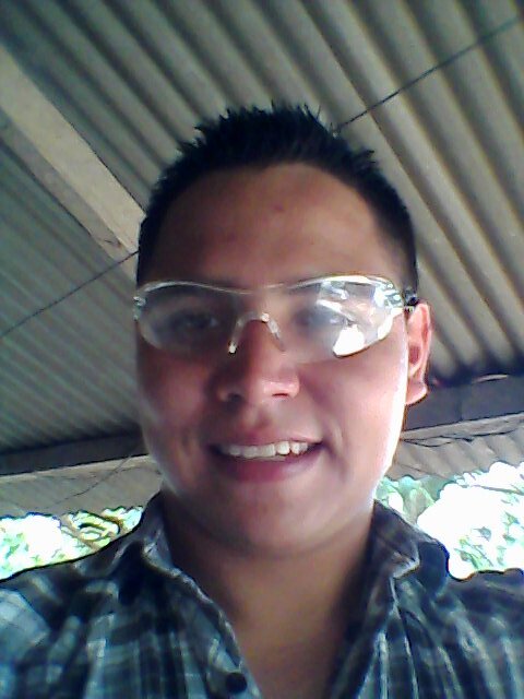 AlvarezGa76's profile picture. el chico serio