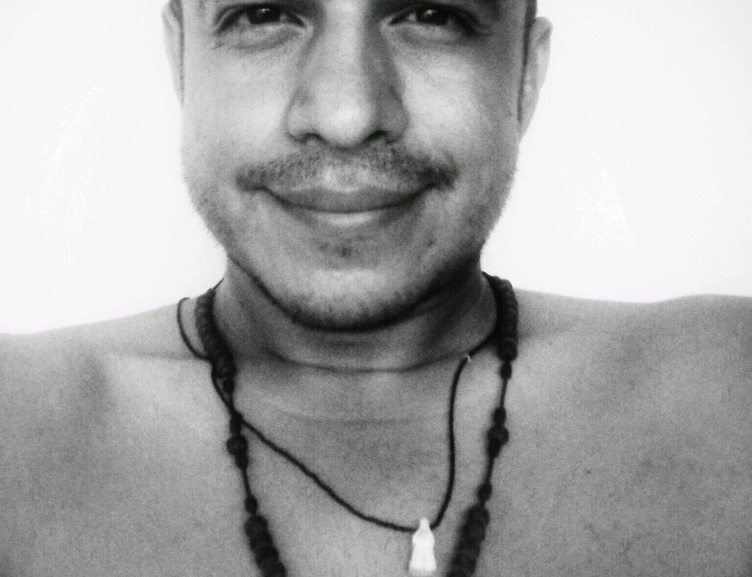 Tengo una hija a la que amo. Viviendo en Panamá pensando en Venezuela y la gente que quiero. : Tengo una licorería en Guanta Edo. Anzoátegui.