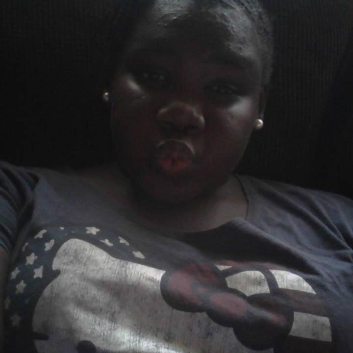 Yhrrdohtavi's profile picture. #teamfollowback