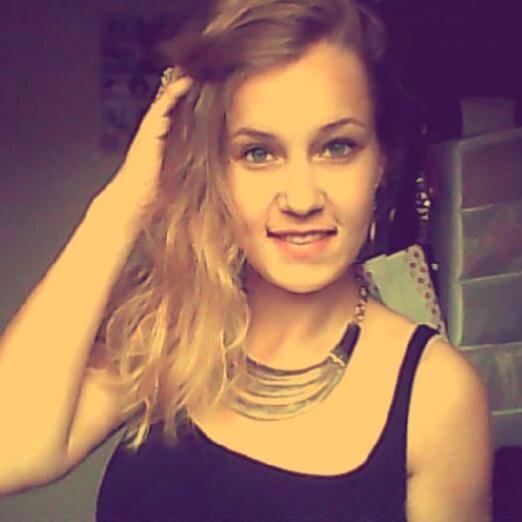 ♥ ♥@mariskale sinds 2010 ♥ 17 ♥ schooldinnetjes ♥ volleybal シ ♥ KRUIDVAT ..♥ ♥ ♥ flowergirl ♥ Iedereen is van de wereld en de wereld is van iedereen ♥ ♥