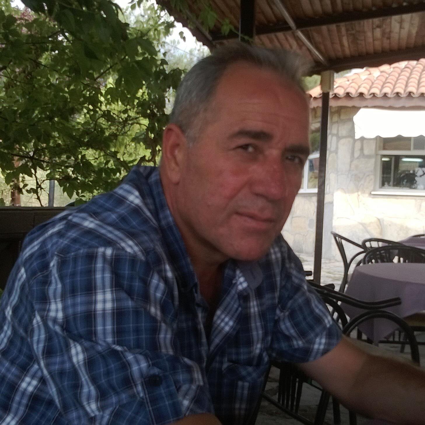 Geleceği merak etme, nasıl olsa gelecek 
Ama geçecek olanı iyi düşün, 
Çünkü aklından silinmeyecek.
Balzac