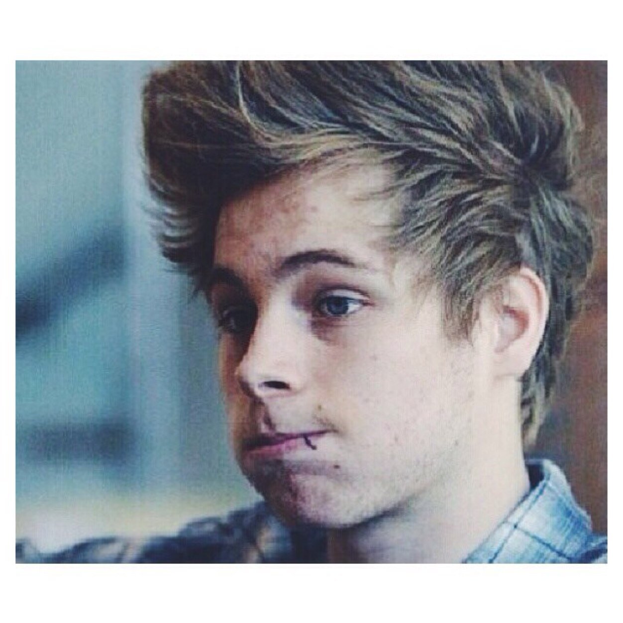got hacked at 2.7k follow back pleasee