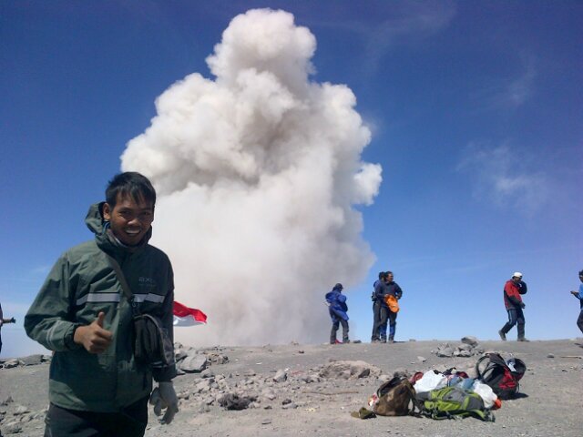 Abeenkk_cartten's profile picture. Mendaki gunung hanyalah sebagian dari pengabdian,pengabdianku terhadap yg maha kuasa ...