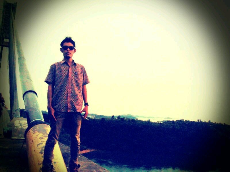 [Muslim][Simple Person][Rock n Roll][Soliderity][Easy Going]
[Persib][Liverpool]