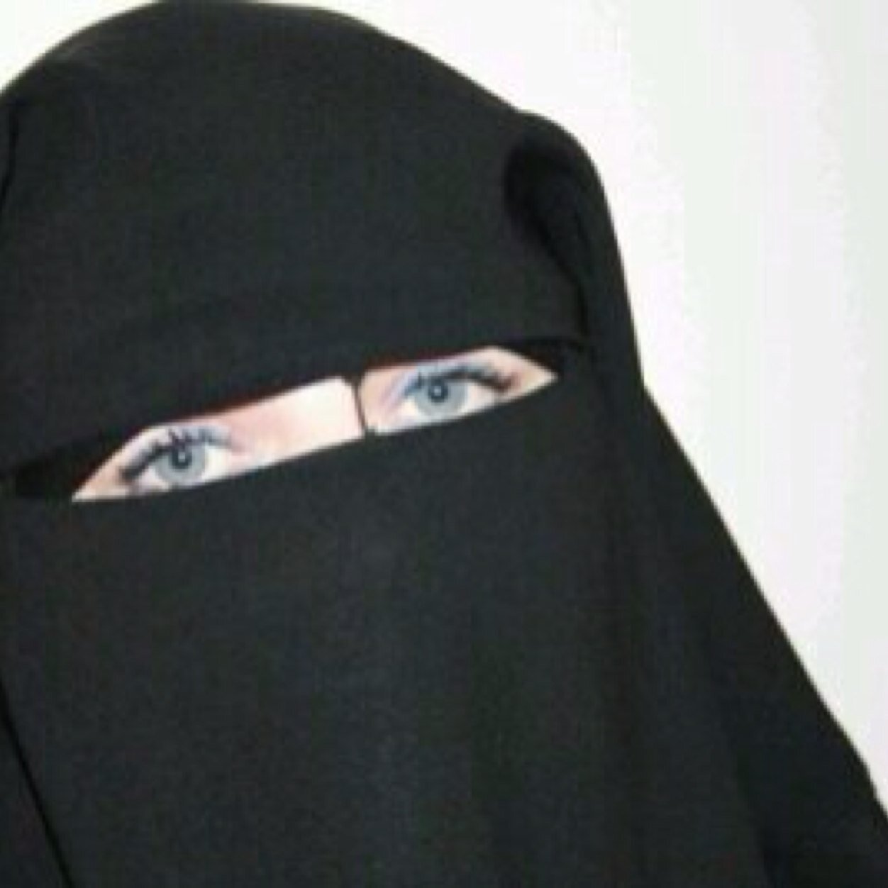 أثبتى ياشام. فوالله إنك أرض العزه والجهاد