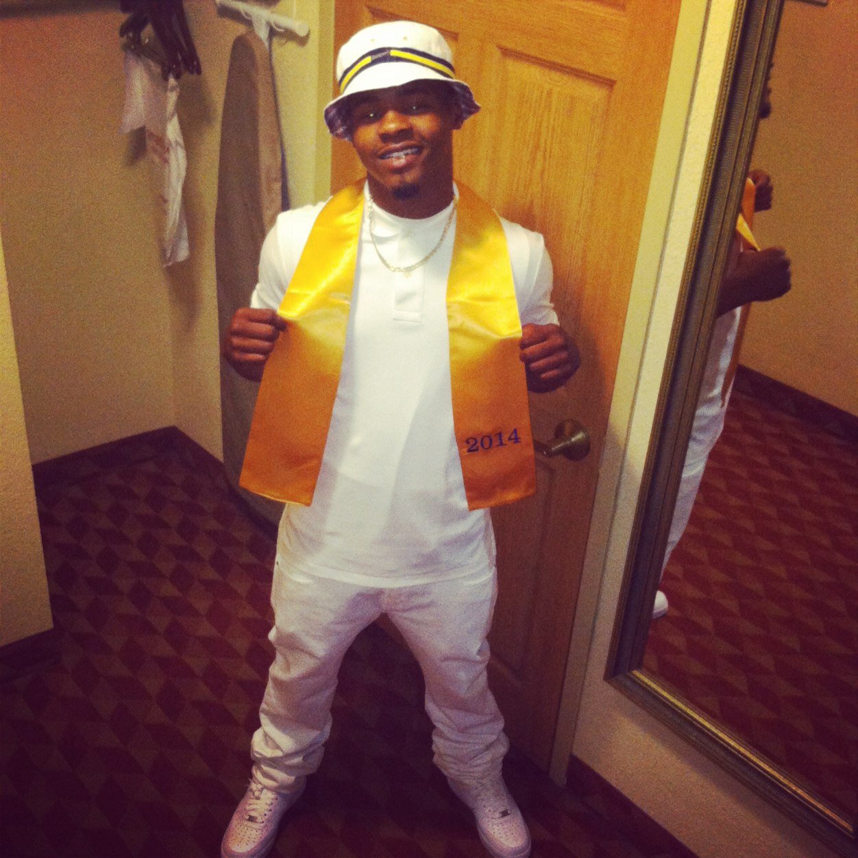 Just pass that and go follow me ! ! #TeamFollowBack #TeamBeast #Teampassthat #Teamfuckit