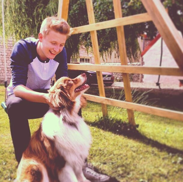 Hey, I'm Ally, this is a free follow but please follow @etham_basden! Thank you:)