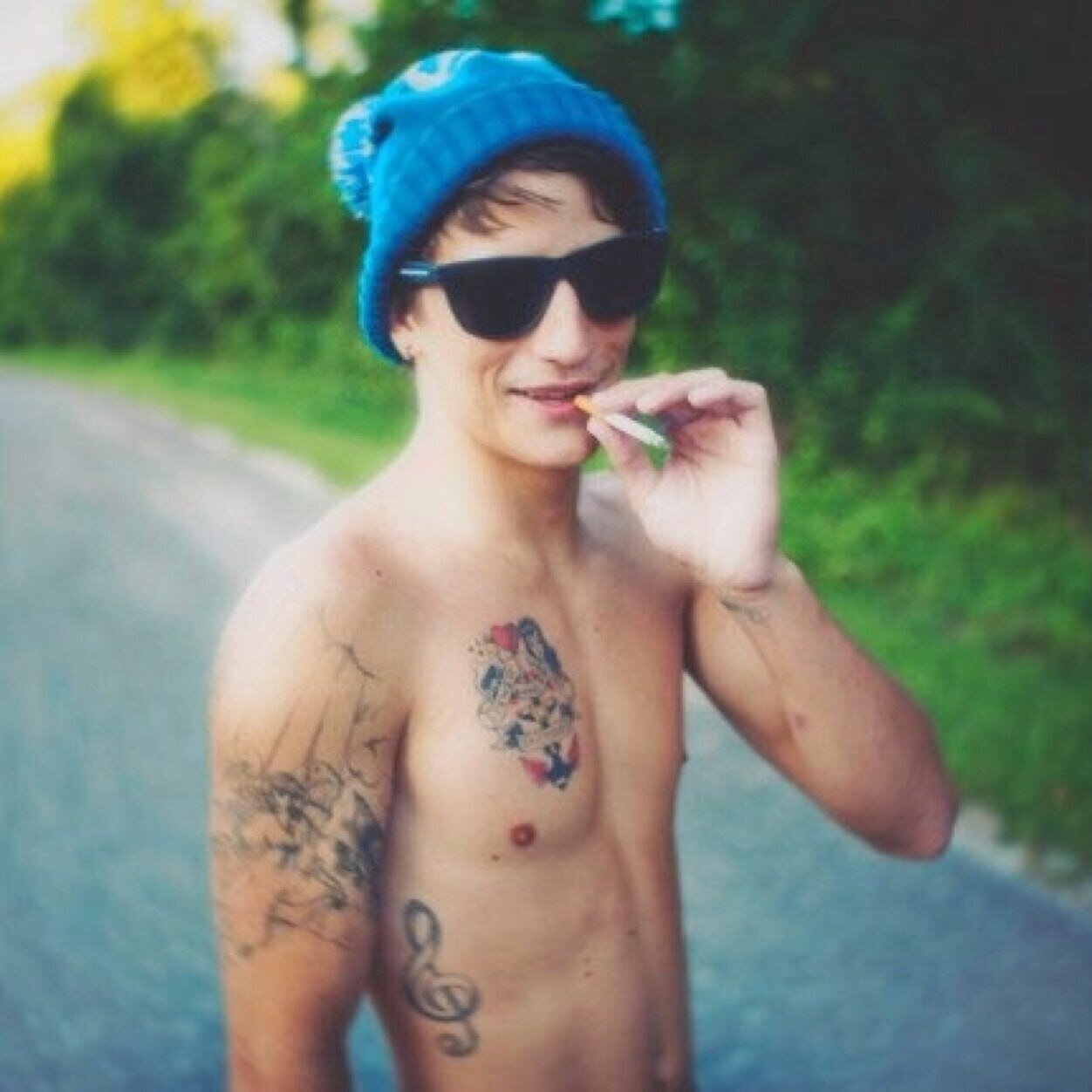I make good girls turn bad. ~Punk, Rp, single, bi, flirt~ I'm the guy your parents warned you about.