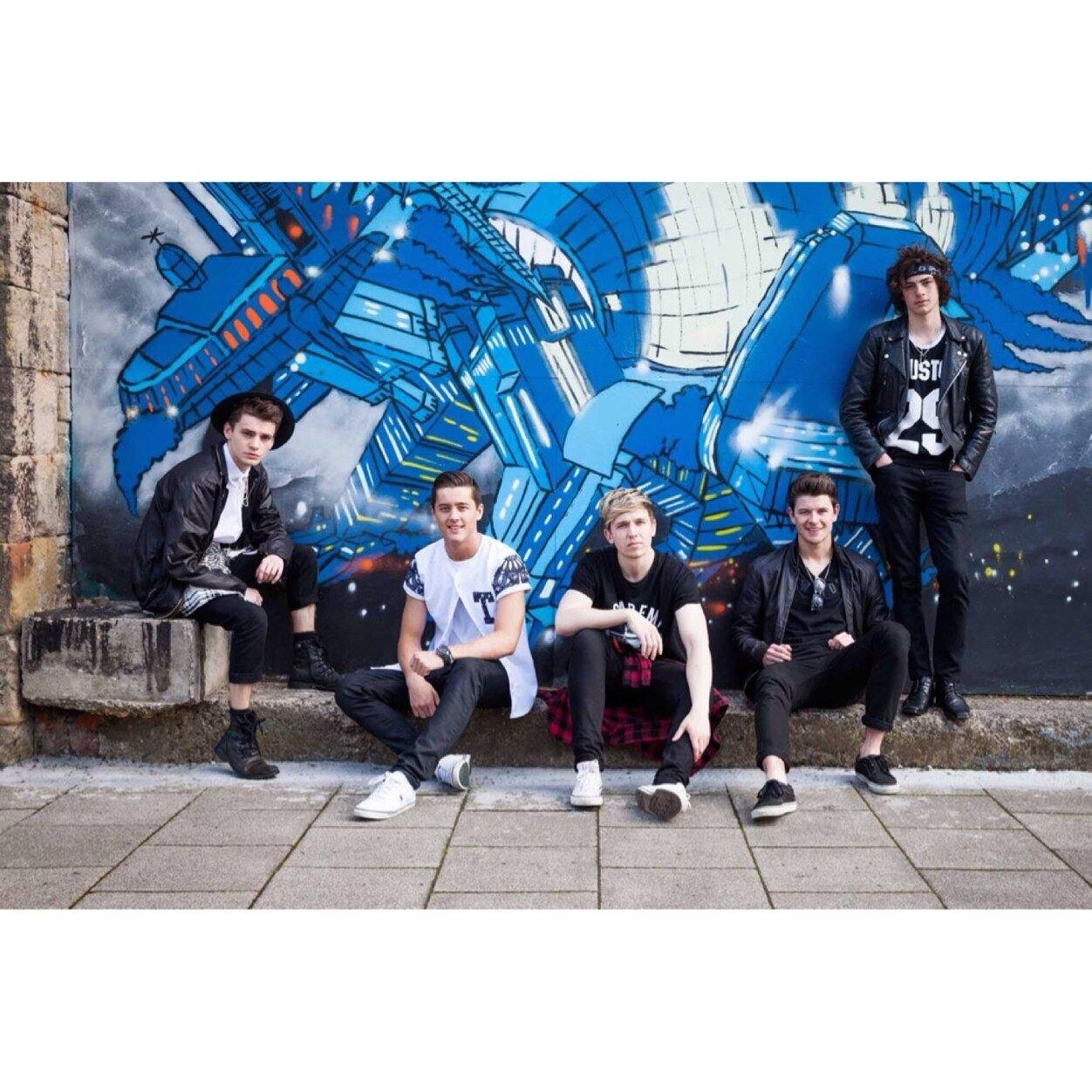 Rewind_Spain's profile picture. Twitter dedicado al grupo @rewind_music en España :)