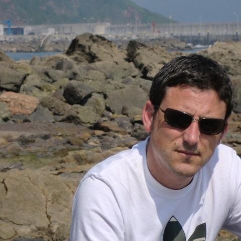 Aprendiz de Marketing 2.0 y de WordPress. Incondicional de Manolo García desde Los Rápidos hasta hoy y de Ignacio Rodríguez, un J.A.S.P. del violín.