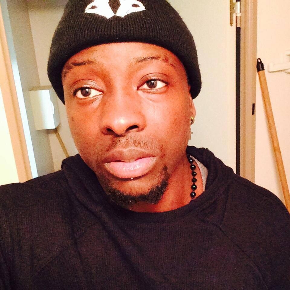 Bonjour à tous et à toutes et bienvenue.

Je suis NS1, jeune artiste rappeur et je vais vous faire entrer dans mon univers TLDC  Suivez moi!