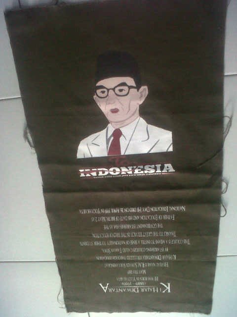 menjadi bangsa yang baik, cintai budayamu, junjung tinggi sejarahmu, hormati pahlawan negaramu!