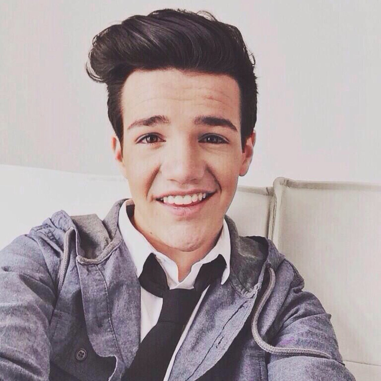 Aaron Carpenter lights up my world ☼ ☹/12