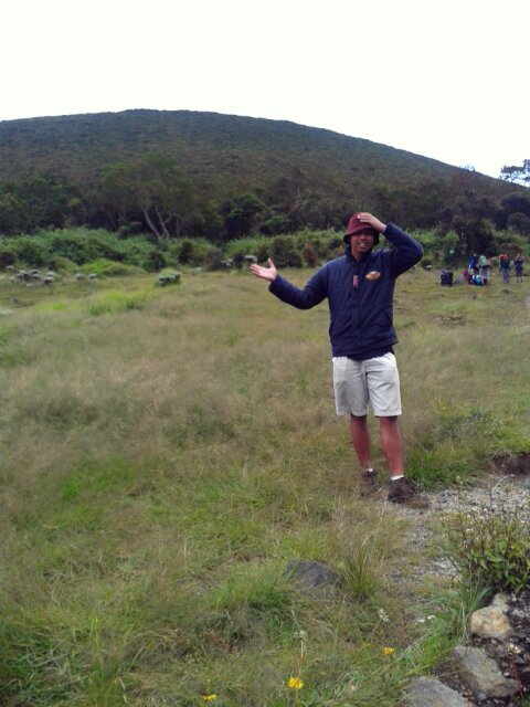 gonzgonlay's profile picture. Pendaki Scooterist Celana Pendek #kicuk #suee