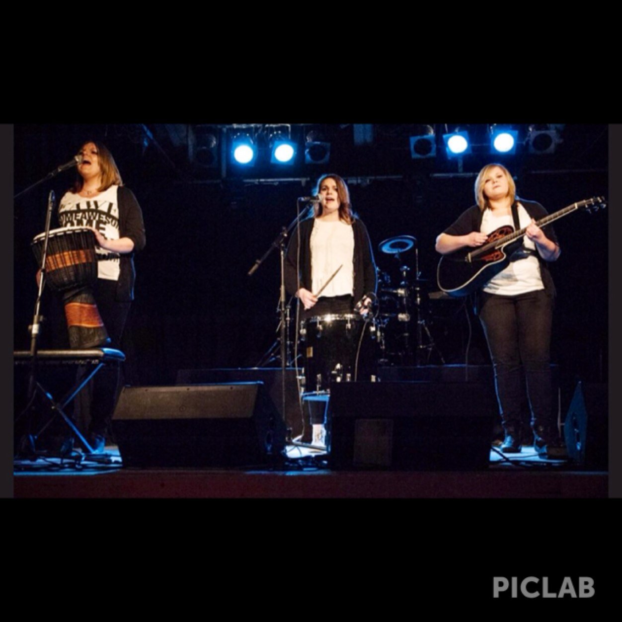 acoustic band from sweden! @emmahagelberg @giselawestman @sjobergmatilda