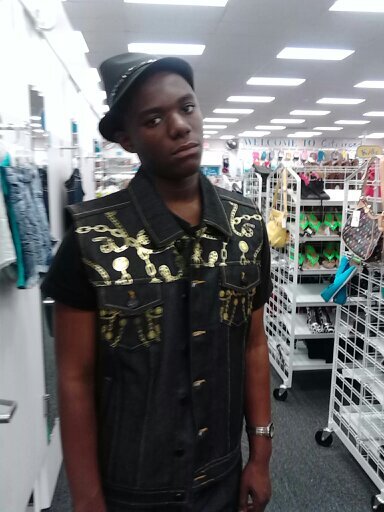 awesomely cool guy who loves manga ,anime , and video games and enjoys being  crazy fun good weird guy and single and loves to talk so message me Columbus , Ga