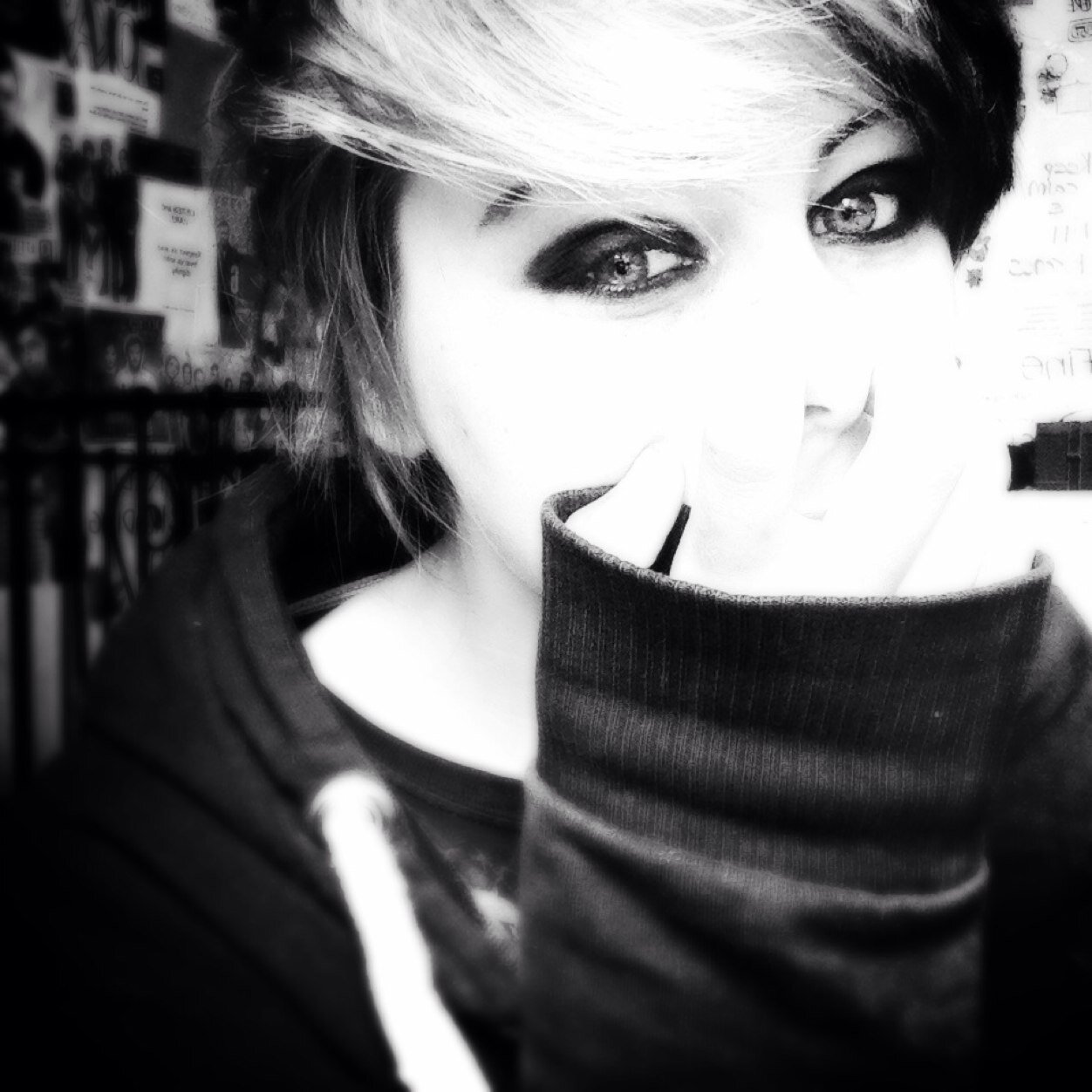 BVBloverEmo's profile picture. Christopher is my everything, i love music, friemds and food aha turn that button blue :) Snapchat: KitKayley