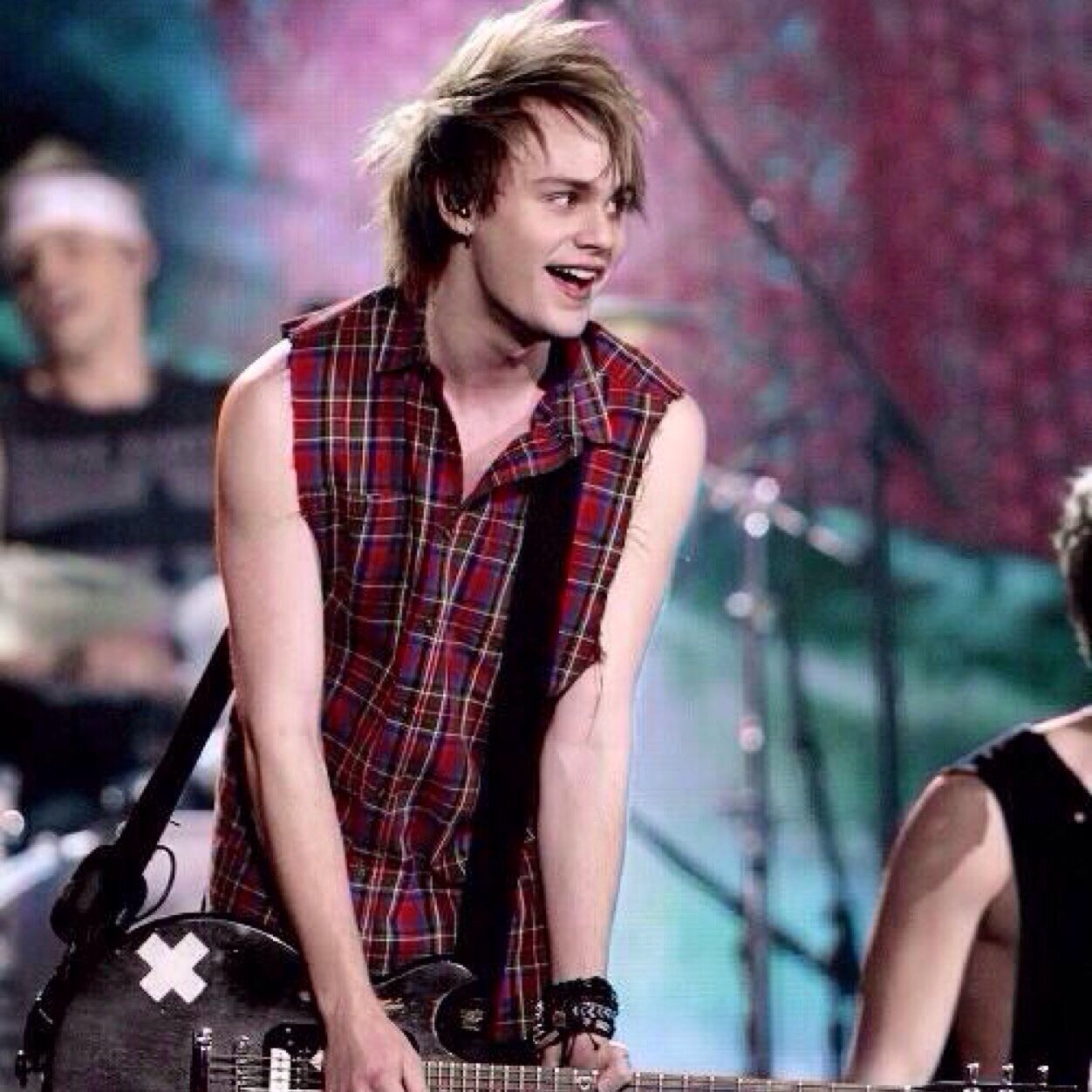 dont worry cupcake if i can find you so can michael x -@boybandswbu