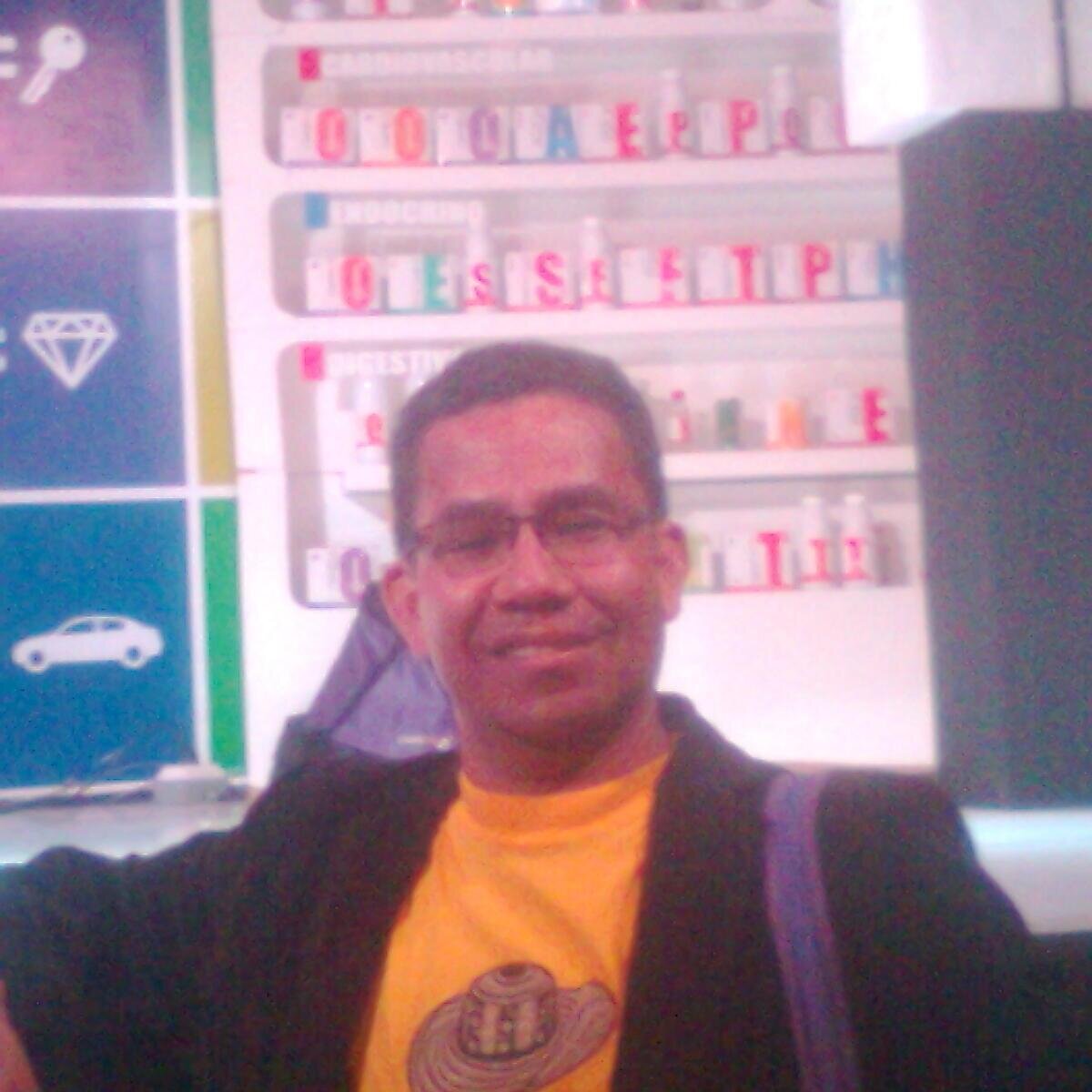 SOY DANIEL CÁRDENAS  ASESORO EN NUTRICIÓN  ORTO MOLECULAR DE OMNILIFE TEL 57 3142903519 NACIONAL E INTERNACIONAL ESTAMOS PARA CUIDAR TU SALUD Y GENERAR INGRESOS
