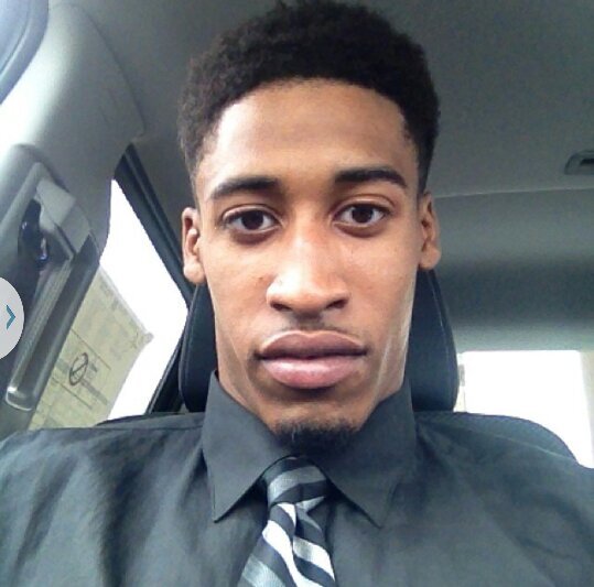 God 1st | Familia 2nd | Hustle 3rd | 21 Year Old | No Kids | Much Ambition | I'm A Business Man | IG: @realdealjfeal