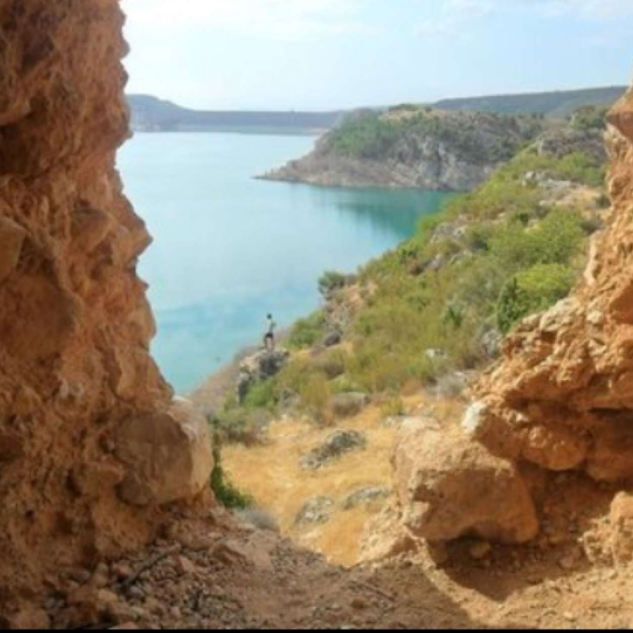 La lluna d'espill i el desig a caramull. En altra vida, la meva història estarà lligada al mar, n'estic segur. Del cor del país Valencià. D'aixa i corbella.