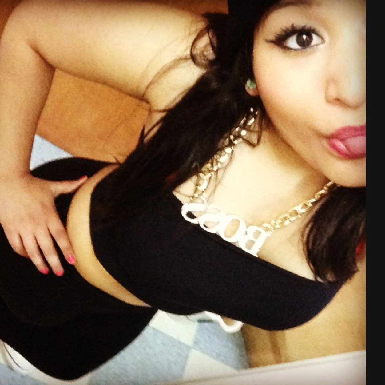 to smile doesn't mean it doesn't hurt me Instagram Shawty_x6