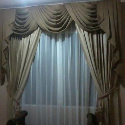 Cortinas E E Cortina De Paleton Frances Con Roller Up Shades En Screen Y Galeria De Madera Http T Co Ioevw98bhm