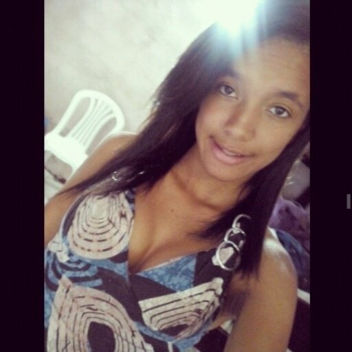[..] 16 anoos , carinHosa , meeTida , orguLhosa , sempre bem acompanHada , gosTa do seus amigos e da sua famiLia , qer saber mais , segue