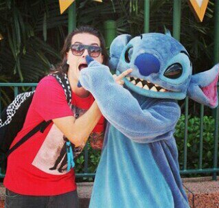 Eu amo tanto seu sorriso, seu jeito de ser, eu amo você! @pelanzarestart  since: 17/01/2012