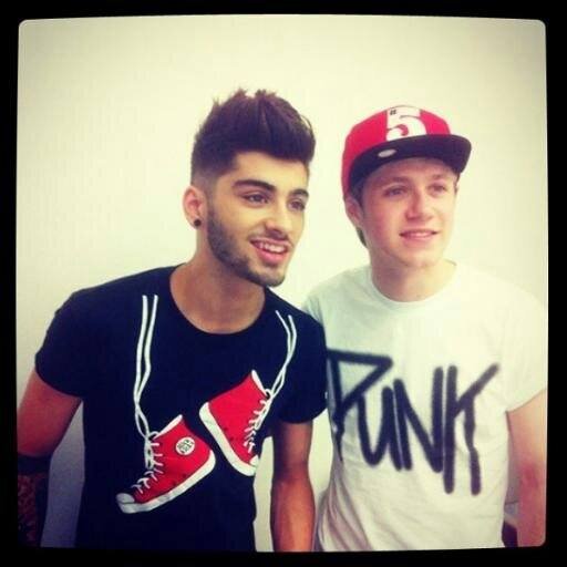 DON'T FOLLOW THIS ACCOUNT! FOLLOW @annisaahadi FOR MY REAL ACCOUNT THEN I'LL FOLLOW YOU BACK ASAP! THANK U GUYS ♔I'm DIRECTIONERS♔