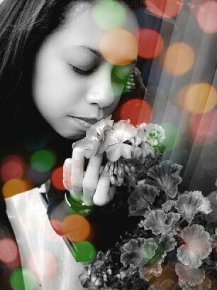 Vivo en Gerundio✌
Mi mejor Pintura mis Amores. SUD. Amando ♥ quien me amo primero.