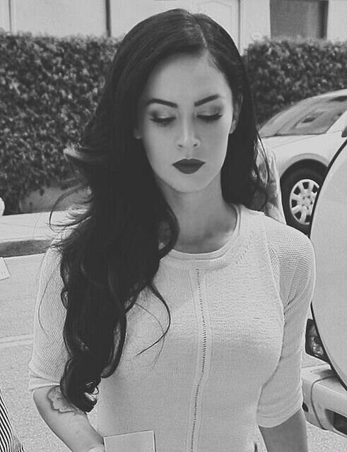 Oooh, that girl is murder - everybody get down. The older-littler sister to @ThalassicRogue and @InnocentOdair. [THG OC • Single Romance RP.]