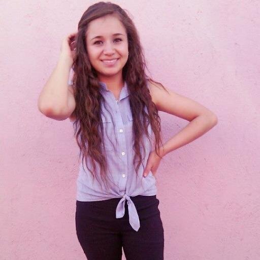 Hola
amm pues Yo Me Llamo Irma
me encanta hacer nuevos amigos, salir a bailar escuchar musica & estar con mi Novio (: