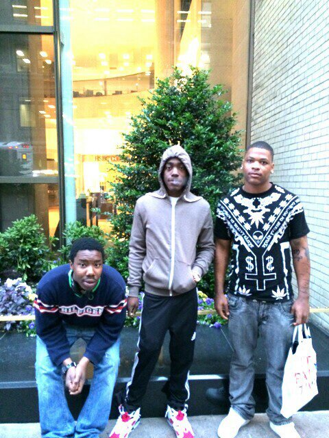 If a Nigga try to end me , I'm die shooting praying GOD forgive me ! #OTF R.I.P Angels Watch me Work