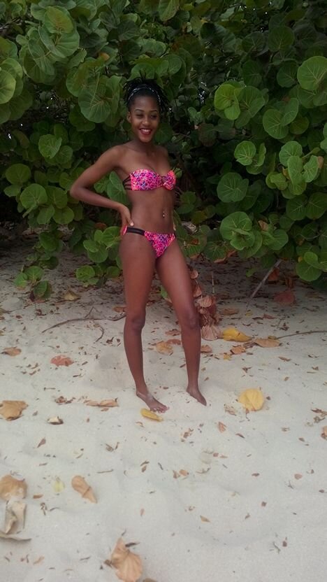 Ashii_xo's profile picture. IG:Kesia_Amor   Not your average teenager. Fuck society , i'm Beautiful . #teamLibra . #Barbados . #IslandGirl #246 .